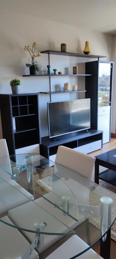 Acogedor Con Terraza En *